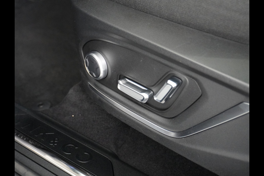 Lynk & Co 01 1.5T PHEV AUT-7 261pk Pano-Schuif-K-dak 20" 360°Camera Apple Carplay Android Auto Adap.-Cruise Navi Pdc Ecc Keyless Led Plug-In  Elek.Memory.Verwarmde.Stoel(en) File assistent Dodehoek detector Elek. Bedienbare Achterklep Rijstrooksensor Wifi Verkeersbord detectie 425Nm koppel 3,6kw laadvermogen Euro 6 Hybride Benzine / Elektrisch rijden 1.800kg trekvermogen