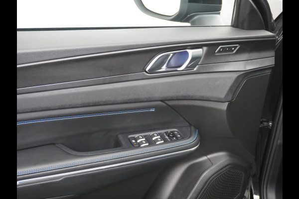 Lynk & Co 01 1.5T PHEV AUT-7 261pk Pano-Schuif-K-dak 20" 360°Camera Apple Carplay Android Auto Adap.-Cruise Navi Pdc Ecc Keyless Led Plug-In  Elek.Memory.Verwarmde.Stoel(en) File assistent Dodehoek detector Elek. Bedienbare Achterklep Rijstrooksensor Wifi Verkeersbord detectie 425Nm koppel 3,6kw laadvermogen Euro 6 Hybride Benzine / Elektrisch rijden 1.800kg trekvermogen