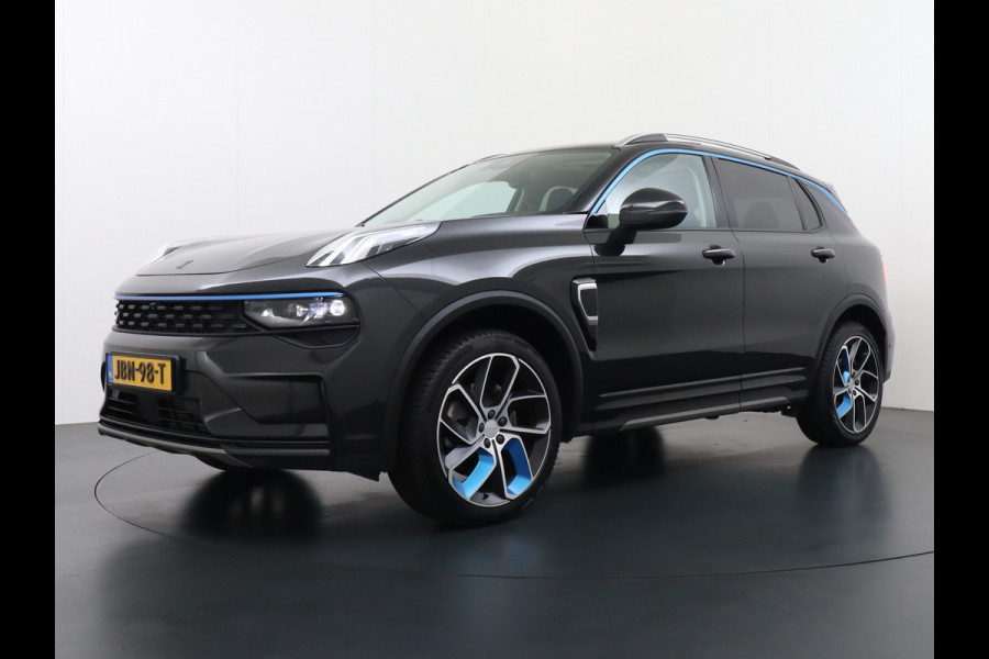 Lynk & Co 01 1.5T PHEV AUT-7 261pk Pano-Schuif-K-dak 20" 360°Camera Apple Carplay Android Auto Adap.-Cruise Navi Pdc Ecc Keyless Led Plug-In  Elek.Memory.Verwarmde.Stoel(en) File assistent Dodehoek detector Elek. Bedienbare Achterklep Rijstrooksensor Wifi Verkeersbord detectie 425Nm koppel 3,6kw laadvermogen Euro 6 Hybride Benzine / Elektrisch rijden 1.800kg trekvermogen