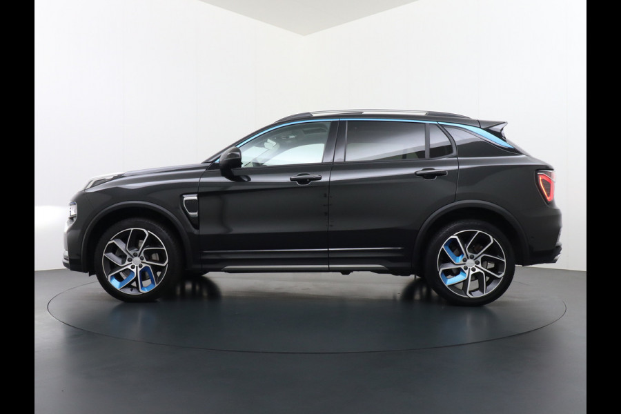 Lynk & Co 01 1.5T PHEV AUT-7 261pk Pano-Schuif-K-dak 20" 360°Camera Apple Carplay Android Auto Adap.-Cruise Navi Pdc Ecc Keyless Led Plug-In  Elek.Memory.Verwarmde.Stoel(en) File assistent Dodehoek detector Elek. Bedienbare Achterklep Rijstrooksensor Wifi Verkeersbord detectie 425Nm koppel 3,6kw laadvermogen Euro 6 Hybride Benzine / Elektrisch rijden 1.800kg trekvermogen