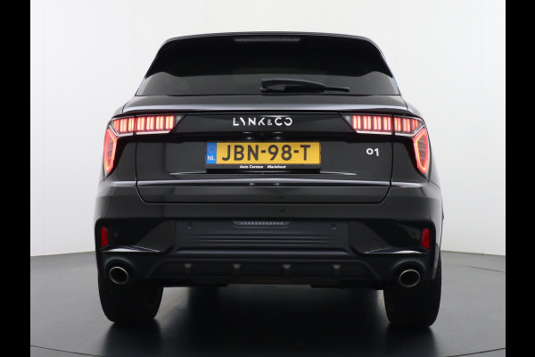 Lynk & Co 01 1.5T PHEV AUT-7 261pk Pano-Schuif-K-dak 20" 360°Camera Apple Carplay Android Auto Adap.-Cruise Navi Pdc Ecc Keyless Led Plug-In  Elek.Memory.Verwarmde.Stoel(en) File assistent Dodehoek detector Elek. Bedienbare Achterklep Rijstrooksensor Wifi Verkeersbord detectie 425Nm koppel 3,6kw laadvermogen Euro 6 Hybride Benzine / Elektrisch rijden 1.800kg trekvermogen