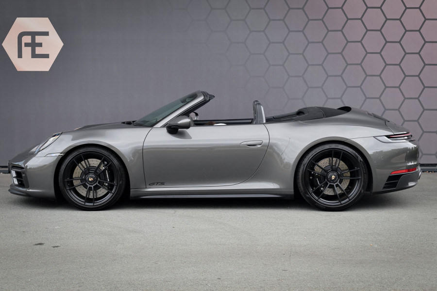 Porsche 911 Cabrio 3.0 Carrera 4 GTS | NP 255.996,- | ACHTERASBESTURING | ADAPTIVE SPORTSTOELLEN PLUS | DECOR MAT CARBON | LICHT DESIGN PACK