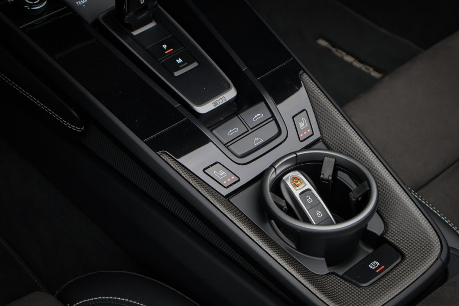 Porsche 911 Cabrio 3.0 Carrera 4 GTS | NP 255.996,- | ACHTERASBESTURING | ADAPTIVE SPORTSTOELLEN PLUS | DECOR MAT CARBON | LICHT DESIGN PACK
