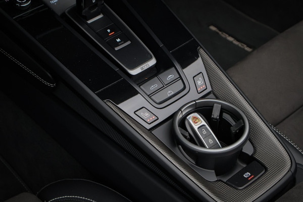 Porsche 911 Cabrio 3.0 Carrera 4 GTS | NP 255.996,- | ACHTERASBESTURING | ADAPTIVE SPORTSTOELLEN PLUS | DECOR MAT CARBON | LICHT DESIGN PACK