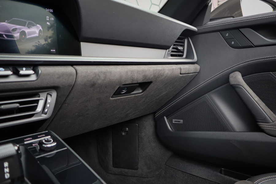 Porsche 911 Cabrio 3.0 Carrera 4 GTS | NP 255.996,- | ACHTERASBESTURING | ADAPTIVE SPORTSTOELLEN PLUS | DECOR MAT CARBON | LICHT DESIGN PACK