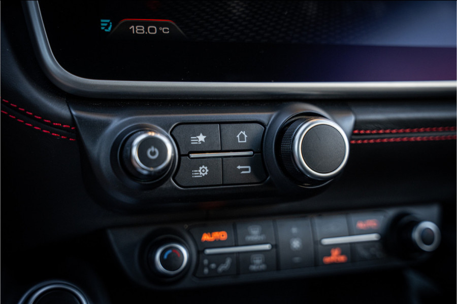 Ferrari GTC4 Lusso T 3.9 V8 - Nero Daytona | Passenger Display | Lift | Stoelkoeling | Memory Ferrari GTC4 Lusso T 3.9 V8 - Nero Daytona | Passenger Display | Lift | Stoelkoeling | Memory