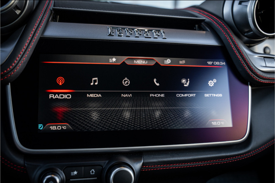 Ferrari GTC4 Lusso T 3.9 V8 - Nero Daytona | Passenger Display | Lift | Stoelkoeling | Memory Ferrari GTC4 Lusso T 3.9 V8 - Nero Daytona | Passenger Display | Lift | Stoelkoeling | Memory