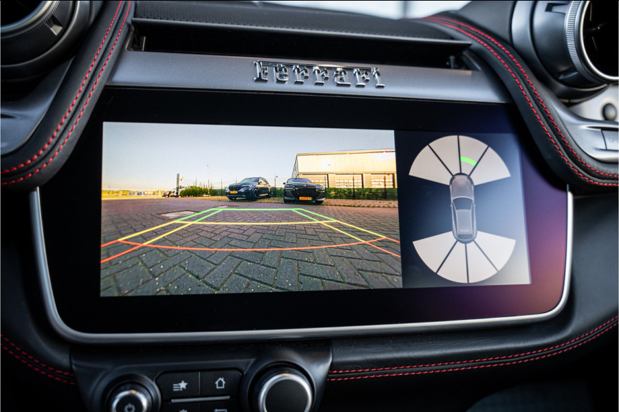 Ferrari GTC4 Lusso T 3.9 V8 - Nero Daytona | Passenger Display | Lift | Stoelkoeling | Memory Ferrari GTC4 Lusso T 3.9 V8 - Nero Daytona | Passenger Display | Lift | Stoelkoeling | Memory