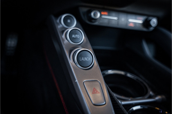 Ferrari GTC4 Lusso T 3.9 V8 - Nero Daytona | Passenger Display | Lift | Stoelkoeling | Memory Ferrari GTC4 Lusso T 3.9 V8 - Nero Daytona | Passenger Display | Lift | Stoelkoeling | Memory