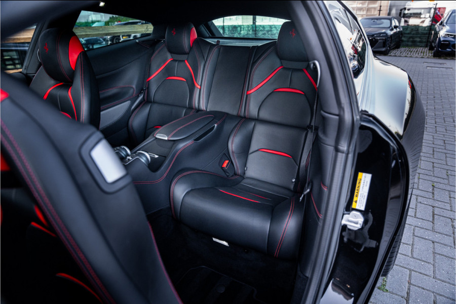 Ferrari GTC4 Lusso T 3.9 V8 - Nero Daytona | Passenger Display | Lift | Stoelkoeling | Memory Ferrari GTC4 Lusso T 3.9 V8 - Nero Daytona | Passenger Display | Lift | Stoelkoeling | Memory