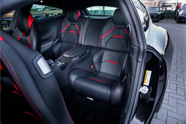 Ferrari GTC4 Lusso T 3.9 V8 - Nero Daytona | Passenger Display | Lift | Stoelkoeling | Memory Ferrari GTC4 Lusso T 3.9 V8 - Nero Daytona | Passenger Display | Lift | Stoelkoeling | Memory