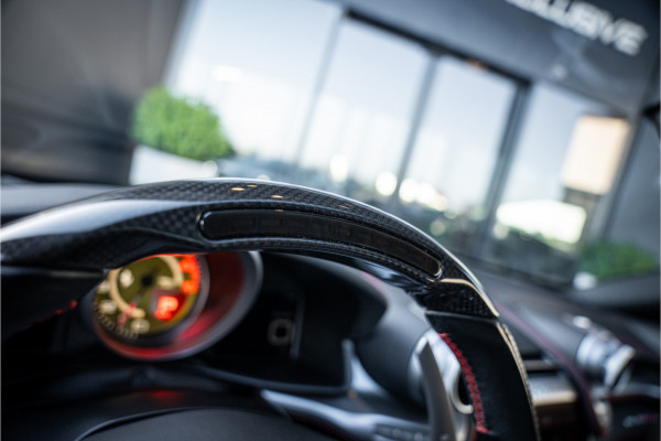 Ferrari GTC4 Lusso T 3.9 V8 - Nero Daytona | Passenger Display | Lift | Stoelkoeling | Memory Ferrari GTC4 Lusso T 3.9 V8 - Nero Daytona | Passenger Display | Lift | Stoelkoeling | Memory