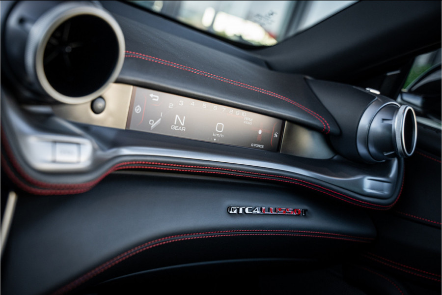 Ferrari GTC4 Lusso T 3.9 V8 - Nero Daytona | Passenger Display | Lift | Stoelkoeling | Memory Ferrari GTC4 Lusso T 3.9 V8 - Nero Daytona | Passenger Display | Lift | Stoelkoeling | Memory