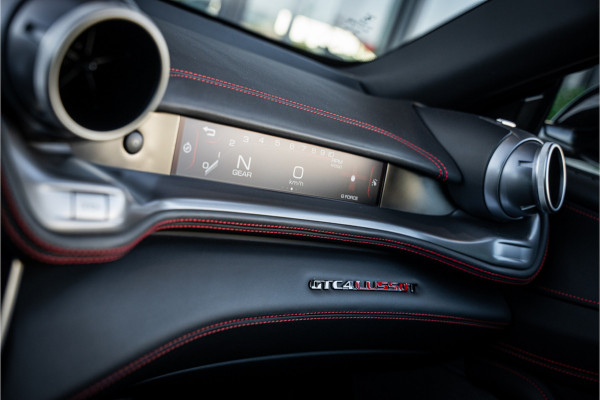 Ferrari GTC4 Lusso T 3.9 V8 - Nero Daytona | Passenger Display | Lift | Stoelkoeling | Memory Ferrari GTC4 Lusso T 3.9 V8 - Nero Daytona | Passenger Display | Lift | Stoelkoeling | Memory