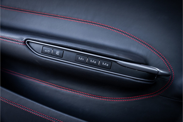 Ferrari GTC4 Lusso T 3.9 V8 - Nero Daytona | Passenger Display | Lift | Stoelkoeling | Memory Ferrari GTC4 Lusso T 3.9 V8 - Nero Daytona | Passenger Display | Lift | Stoelkoeling | Memory