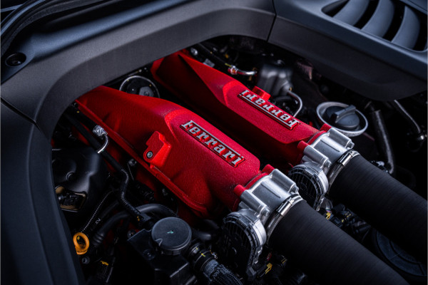 Ferrari GTC4 Lusso T 3.9 V8 - Nero Daytona | Passenger Display | Lift | Stoelkoeling | Memory Ferrari GTC4 Lusso T 3.9 V8 - Nero Daytona | Passenger Display | Lift | Stoelkoeling | Memory