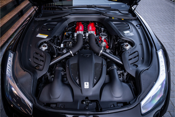 Ferrari GTC4 Lusso T 3.9 V8 - Nero Daytona | Passenger Display | Lift | Stoelkoeling | Memory Ferrari GTC4 Lusso T 3.9 V8 - Nero Daytona | Passenger Display | Lift | Stoelkoeling | Memory