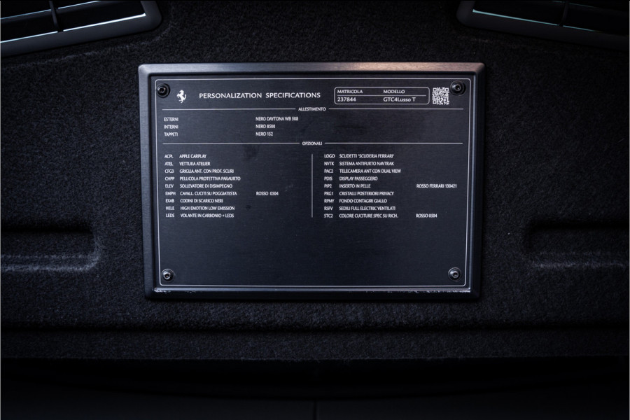 Ferrari GTC4 Lusso T 3.9 V8 - Nero Daytona | Passenger Display | Lift | Stoelkoeling | Memory Ferrari GTC4 Lusso T 3.9 V8 - Nero Daytona | Passenger Display | Lift | Stoelkoeling | Memory