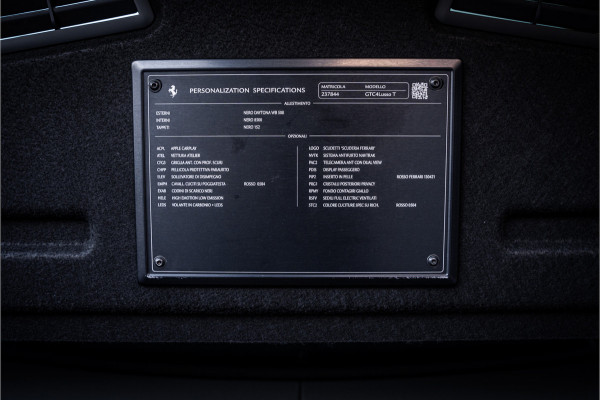 Ferrari GTC4 Lusso T 3.9 V8 - Nero Daytona | Passenger Display | Lift | Stoelkoeling | Memory Ferrari GTC4 Lusso T 3.9 V8 - Nero Daytona | Passenger Display | Lift | Stoelkoeling | Memory