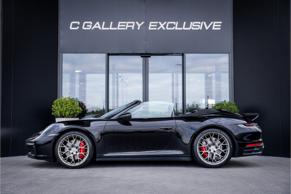 Porsche 911 992 Cabrio 3.0 Carrera 4 S - Sport Chrono l Sport Design l Dealer onderhouden