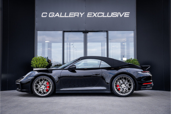 Porsche 911 992 Cabrio 3.0 Carrera 4 S - Sport Chrono l Sport Design l Dealer onderhouden