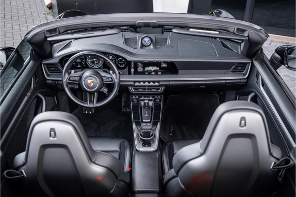 Porsche 911 992 Cabrio 3.0 Carrera 4 S - Sport Chrono l Sport Design l Dealer onderhouden