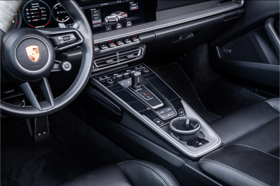 Porsche 911 992 Cabrio 3.0 Carrera 4 S - Sport Chrono l Sport Design l Dealer onderhouden