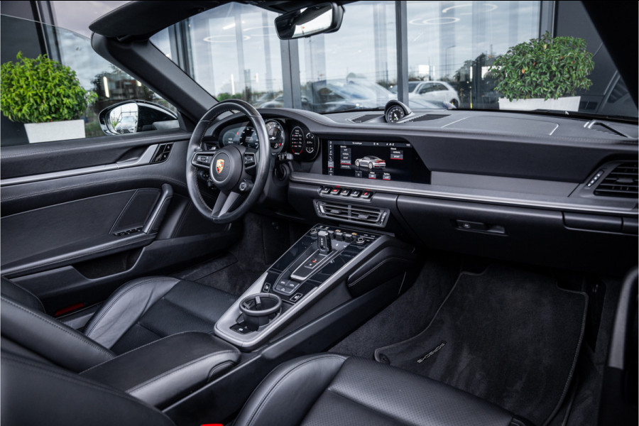Porsche 911 992 Cabrio 3.0 Carrera 4 S - Sport Chrono l Sport Design l Dealer onderhouden