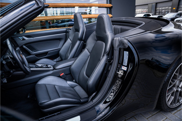 Porsche 911 992 Cabrio 3.0 Carrera 4 S - Sport Chrono l Sport Design l Dealer onderhouden