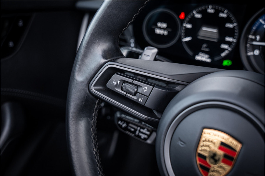 Porsche 911 992 Cabrio 3.0 Carrera 4 S - Sport Chrono l Sport Design l Dealer onderhouden