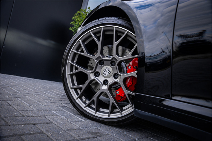 Porsche 911 992 Cabrio 3.0 Carrera 4 S - Sport Chrono l Sport Design l Dealer onderhouden