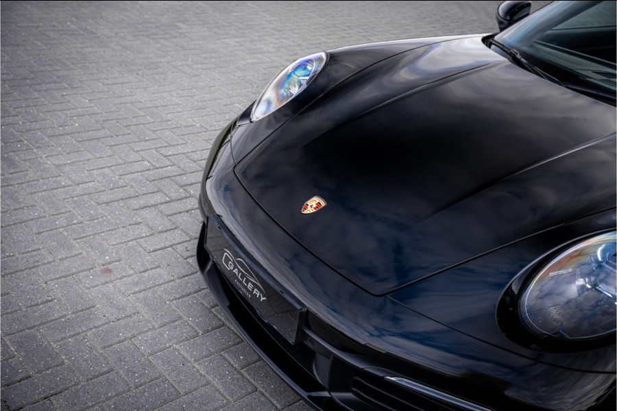 Porsche 911 992 Cabrio 3.0 Carrera 4 S - Sport Chrono l Sport Design l Dealer onderhouden