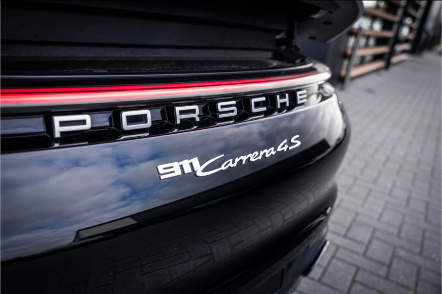 Porsche 911 992 Cabrio 3.0 Carrera 4 S - Sport Chrono l Sport Design l Dealer onderhouden