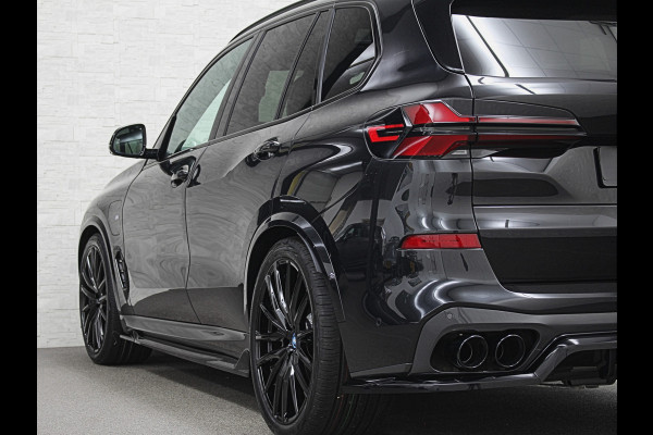 BMW X5 50e M-Sport Pro Performance | 360 View | Massage & Ventilatie | ACC | Individual Leder | Pano | Head-Up | 22'' | Stoelverwarming V+A | Laser-LED | 2x Memory | Keyless-Entry | Trekhaak | Comfortstoelen | Beker Koeling+Verwarming | Stuurverwarming | Zonwering | Carplay | Draadloos Laden |