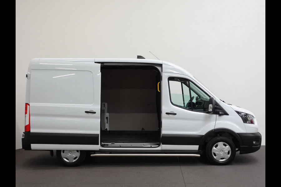 Ford Transit 105pk 2.0 L2H2 Trend Airco Trekhaak Navi Cruise Airco Navi Cruise Control Trekhaak