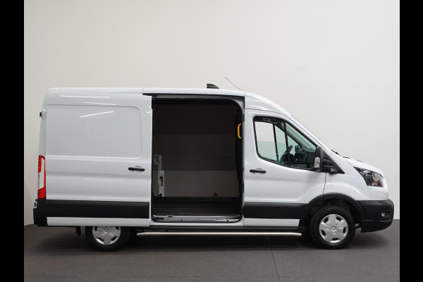 Ford Transit 105pk 2.0 L2H2 Trend Airco Trekhaak Navi Cruise Airco Navi Cruise Control Trekhaak