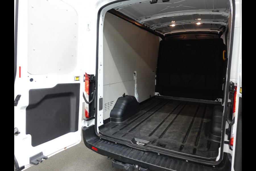 Ford Transit 105pk 2.0 L2H2 Trend Airco Trekhaak Navi Cruise Airco Navi Cruise Control Trekhaak