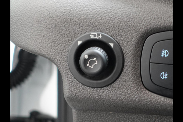 Ford Transit 105pk 2.0 L2H2 Trend Airco Trekhaak Navi Cruise Airco Navi Cruise Control Trekhaak
