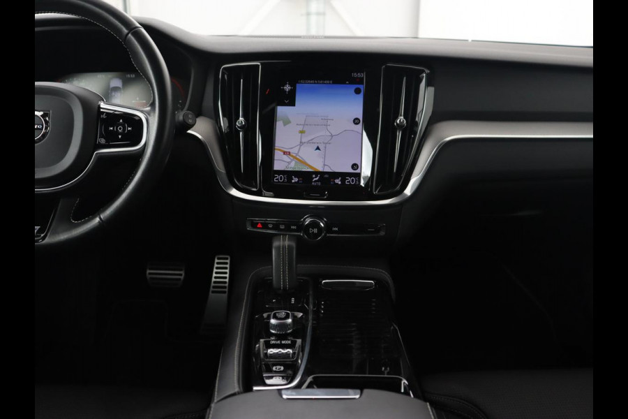 Volvo V60 2.0 T8 Recharge AWD R-Design | Panoramadak | Stoelventilatie | Harman/Kardon | Leder | Carplay | Camera | Memory | Stoelverwarming | Navigatie | PHEV | Plug In