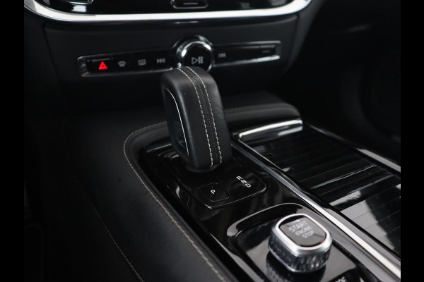 Volvo V60 2.0 T8 Recharge AWD R-Design | Panoramadak | Stoelventilatie | Harman/Kardon | Leder | Carplay | Camera | Memory | Stoelverwarming | Navigatie | PHEV | Plug In