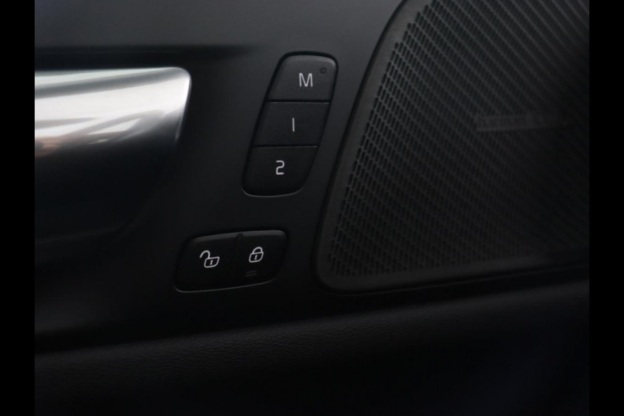 Volvo V60 2.0 T8 Recharge AWD R-Design | Panoramadak | Stoelventilatie | Harman/Kardon | Leder | Carplay | Camera | Memory | Stoelverwarming | Navigatie | PHEV | Plug In