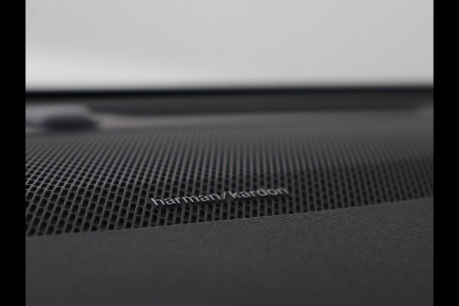 Volvo V60 2.0 T8 Recharge AWD R-Design | Panoramadak | Stoelventilatie | Harman/Kardon | Leder | Carplay | Camera | Memory | Stoelverwarming | Navigatie | PHEV | Plug In