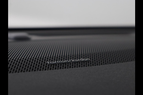 Volvo V60 2.0 T8 Recharge AWD R-Design | Panoramadak | Stoelventilatie | Harman/Kardon | Leder | Carplay | Camera | Memory | Stoelverwarming | Navigatie | PHEV | Plug In