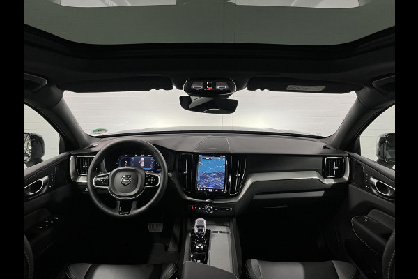 Volvo XC60 2.0 T6 Plug-in hybrid Black Edition | Open dak | Long Range | Trekhaak | Adapt. cruise control | Carplay |