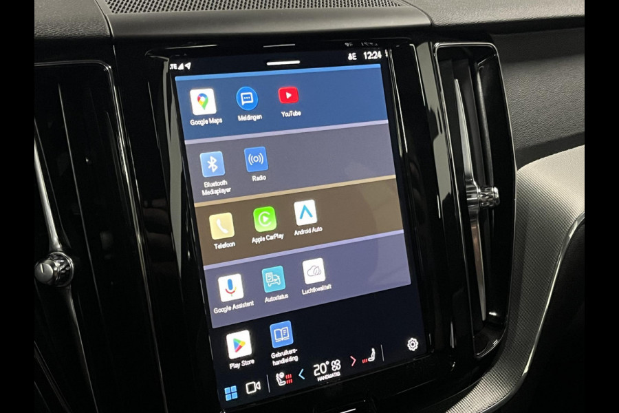 Volvo XC60 2.0 T6 Plug-in hybrid Black Edition | Open dak | Long Range | Trekhaak | Adapt. cruise control | Carplay |