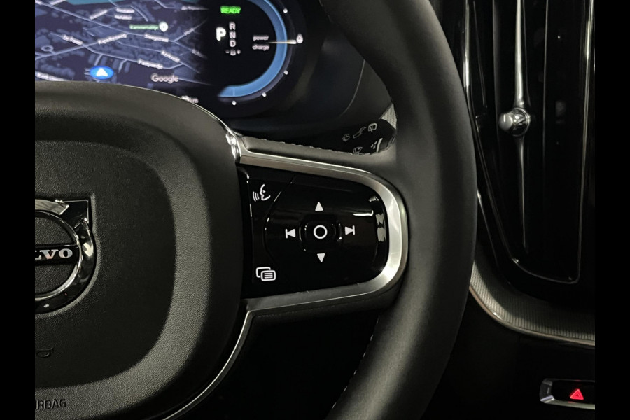Volvo XC60 2.0 T6 Plug-in hybrid Black Edition | Open dak | Long Range | Trekhaak | Adapt. cruise control | Carplay |