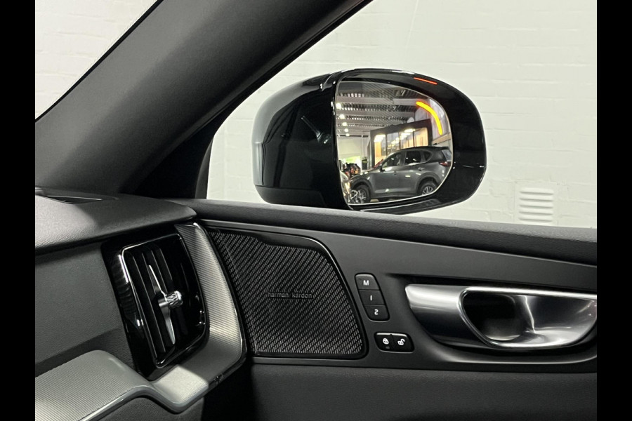 Volvo XC60 2.0 T6 Plug-in hybrid Black Edition | Open dak | Long Range | Trekhaak | Adapt. cruise control | Carplay |