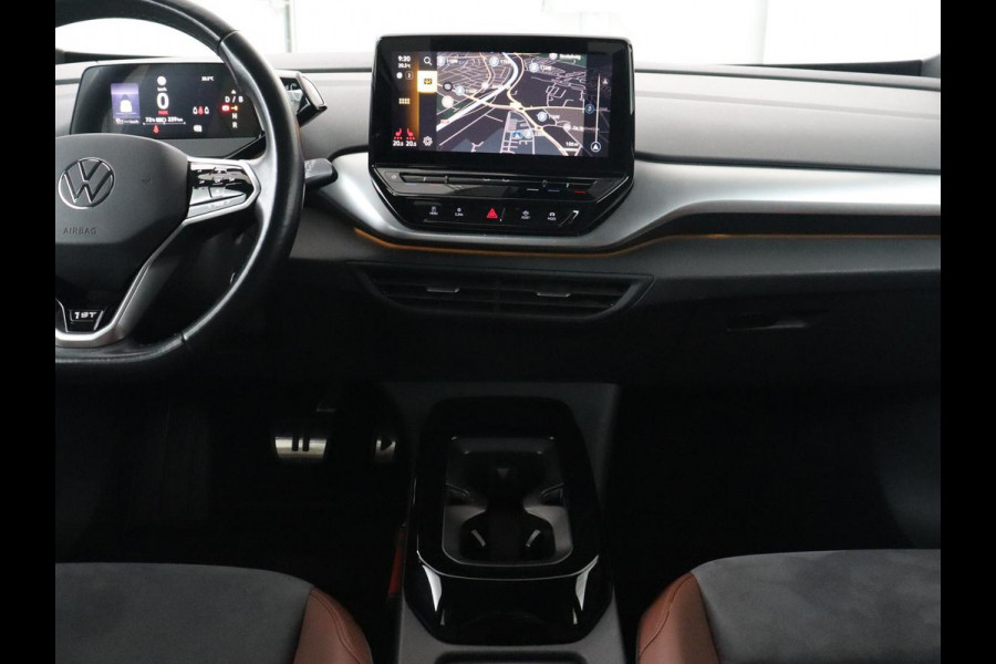 Volkswagen ID.4 Life 77 kWh | Trekhaak | Stoel & stuurverwarming | Camera | Adaptive cruise | Carplay | Navigatie | Parkeerhulp | Half leder