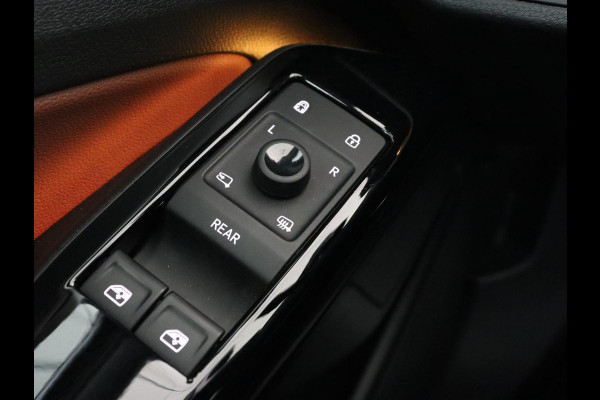 Volkswagen ID.4 Life 77 kWh | Trekhaak | Stoel & stuurverwarming | Camera | Adaptive cruise | Carplay | Navigatie | Parkeerhulp | Half leder
