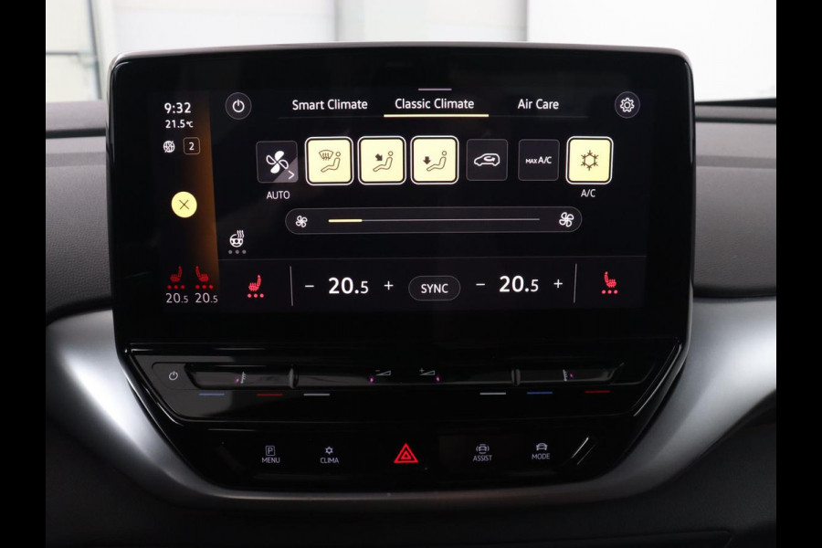 Volkswagen ID.4 Life 77 kWh | Trekhaak | Stoel & stuurverwarming | Camera | Adaptive cruise | Carplay | Navigatie | Parkeerhulp | Half leder